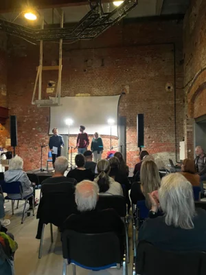 Lesung: poetica in tempore | Foto: Simon Muchau  (Bild vergr&ouml;&szlig;ern)