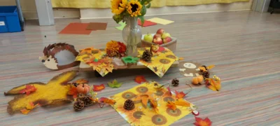Foto des Albums: Hortangebot: Äpfel 🍎 und Pilze 🍄 aus Holzspateln
