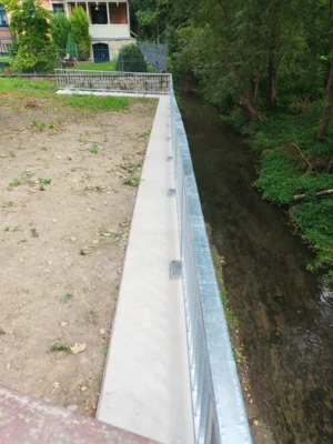 Foto des Albums: Sanierung der Stützmauer am Mühlgraben in Niederroßla