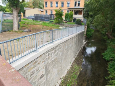 Foto des Albums: Sanierung der Stützmauer am Mühlgraben in Niederroßla