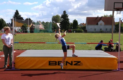 Hoch 16  (Bild vergr&ouml;&szlig;ern)