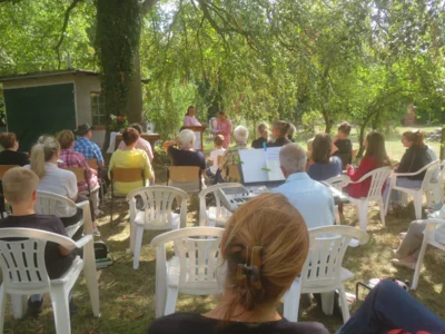 Foto des Albums: Regionaler Familiengottesdienst im Trebitzer Pfarrgarten