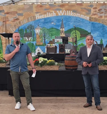 Maik Hauke vom Stadtverein (links) und B&uuml;rgermeister Stefan Wanke (rechts)  (Bild vergr&ouml;&szlig;ern)