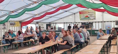 Besucher  (Bild vergr&ouml;&szlig;ern)
