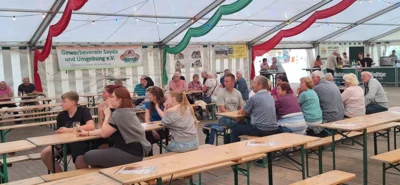 Besucher  (Bild vergr&ouml;&szlig;ern)