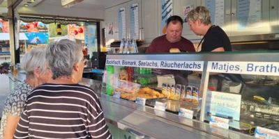 leckeres Fischangebot  (Bild vergr&ouml;&szlig;ern)