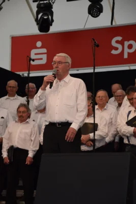Vorsitzender Bezirksm&auml;nnerchor HDH Hans Bader  (Bild vergr&ouml;&szlig;ern)