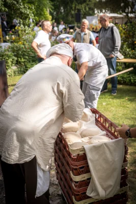 Foto des Albums: 29. Backofenfest zum Tag des offenen Denkmals im Museumsgarten