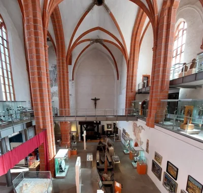 25 Im alten Franziskaner Kloster 