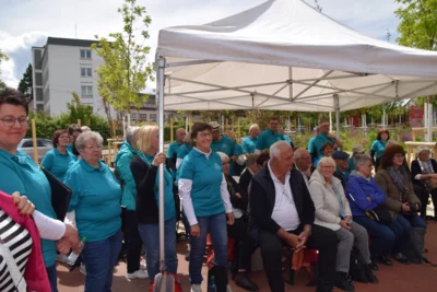 "In der Warteschleife"  (Bild vergr&ouml;&szlig;ern)