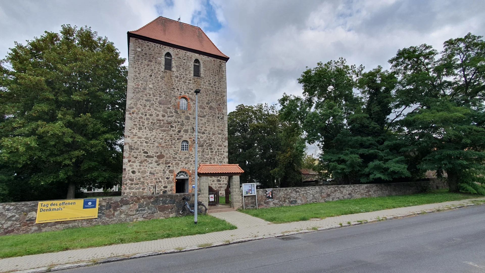 Bild: Kirche Rehfelde Dorf