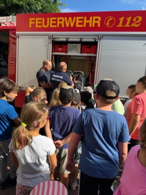 Foto des Albums: Besuch der Freiwilligen Feuerwehr Brottewitz im Ferienhort und in der Kita Elbekinder in Mühlberg/Elbe
