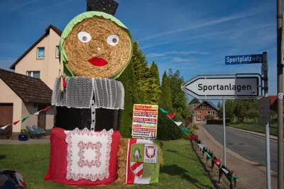 Voll in Tracht  (Bild vergr&ouml;&szlig;ern)