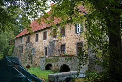 Wasserburg Lauenau  (Bild vergr&ouml;&szlig;ern)