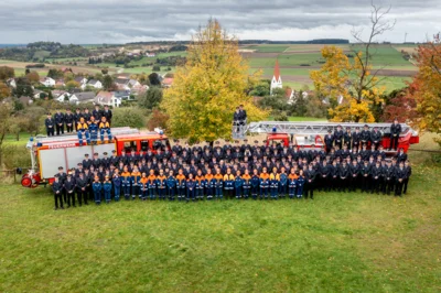 Gesamtfeuerwehr  (Bild vergr&ouml;&szlig;ern)