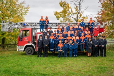 Jugendfeuerwehr  (Bild vergr&ouml;&szlig;ern)