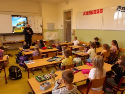 Foto des Albums: Busschule für die 1. Klassen