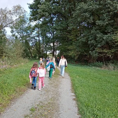Foto des Albums: Herbstlicher Wandertag der 1. und 2. Klassen