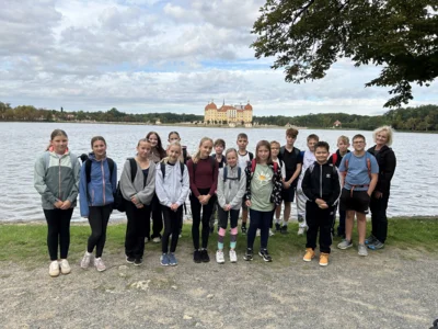 Foto des Albums: Wandertag der Klasse 6 GS Hirschfeld in den Hochseilgarten Moritzburg Mittelteich