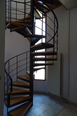 Foto des Albums: Wohnung mit Treppenaufgang