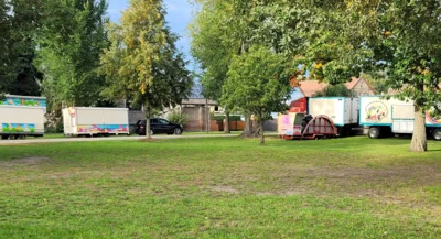 erste Fahrzeuge Zinndorf  (Bild vergr&ouml;&szlig;ern)