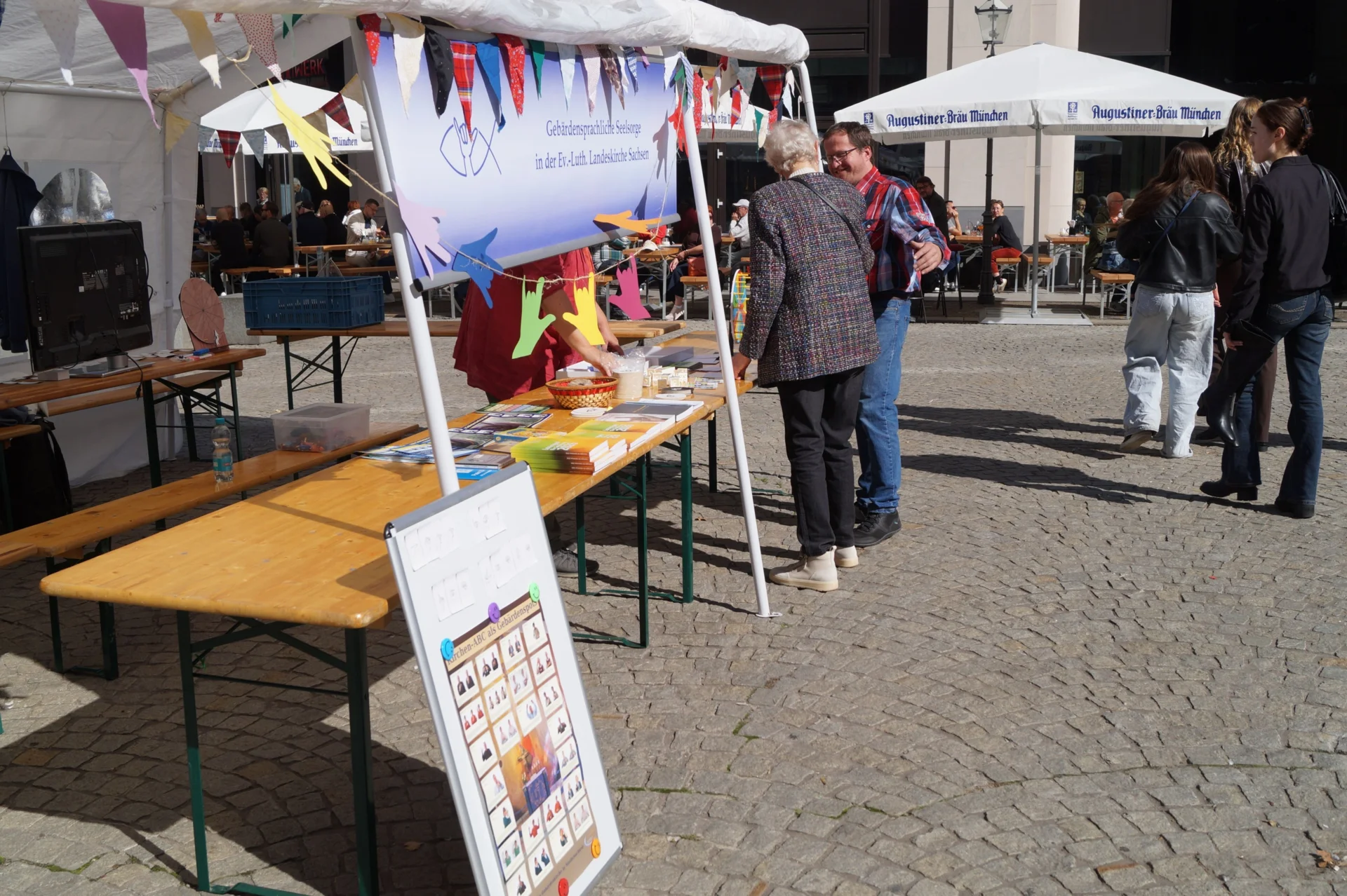 Bild: Stand der Gebärdensprachlichen Gemeinde
