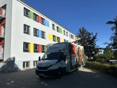 Foto des Albums: Lesespaß auf Rädern – der Bücherbus zu Besuch 📚🚌