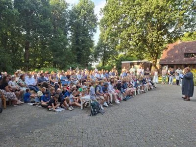 Einschulungsgottesdienst  (Bild vergr&ouml;&szlig;ern)
