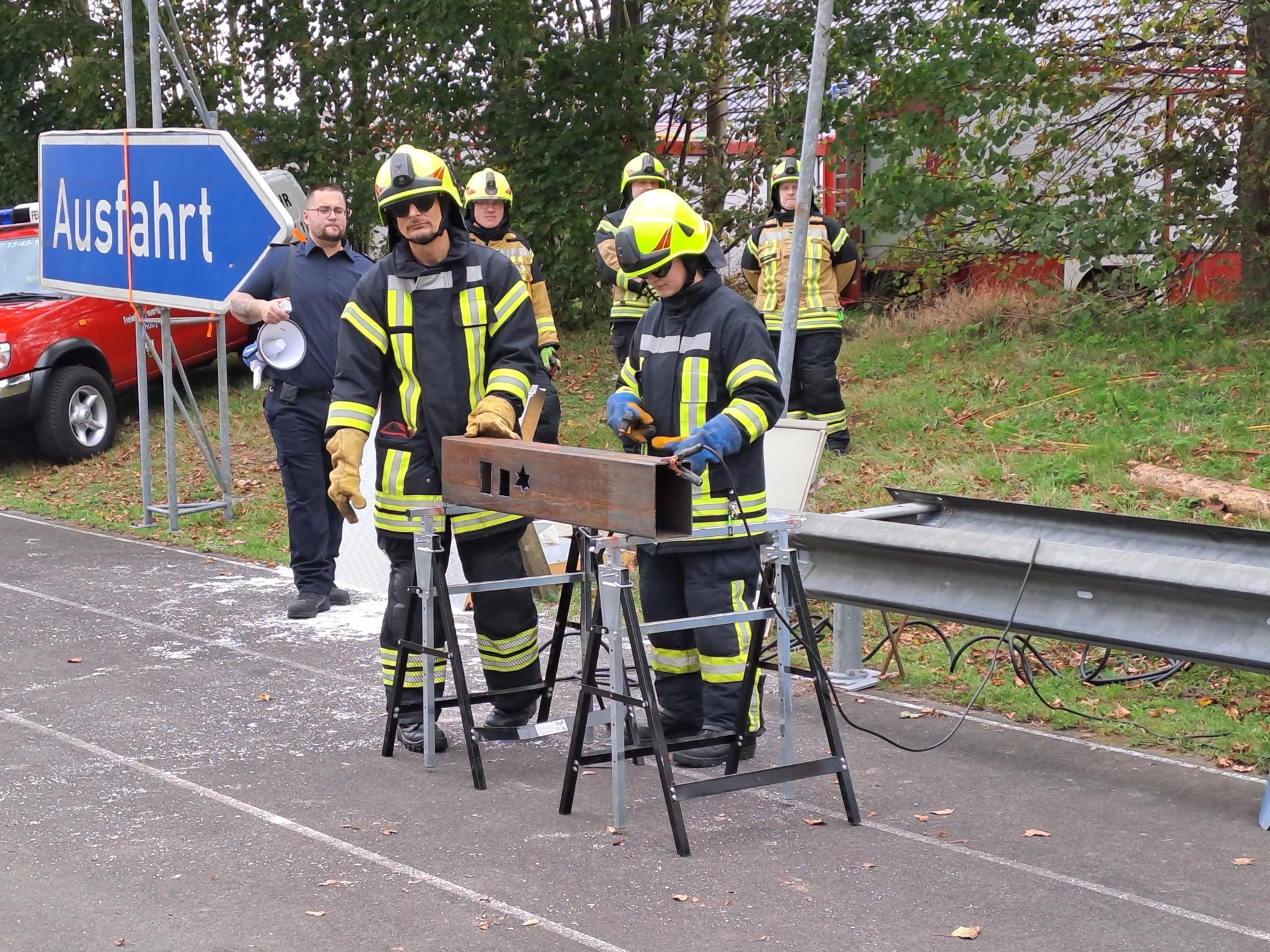 Bild: 12 Plasmaschneider im Einsatz