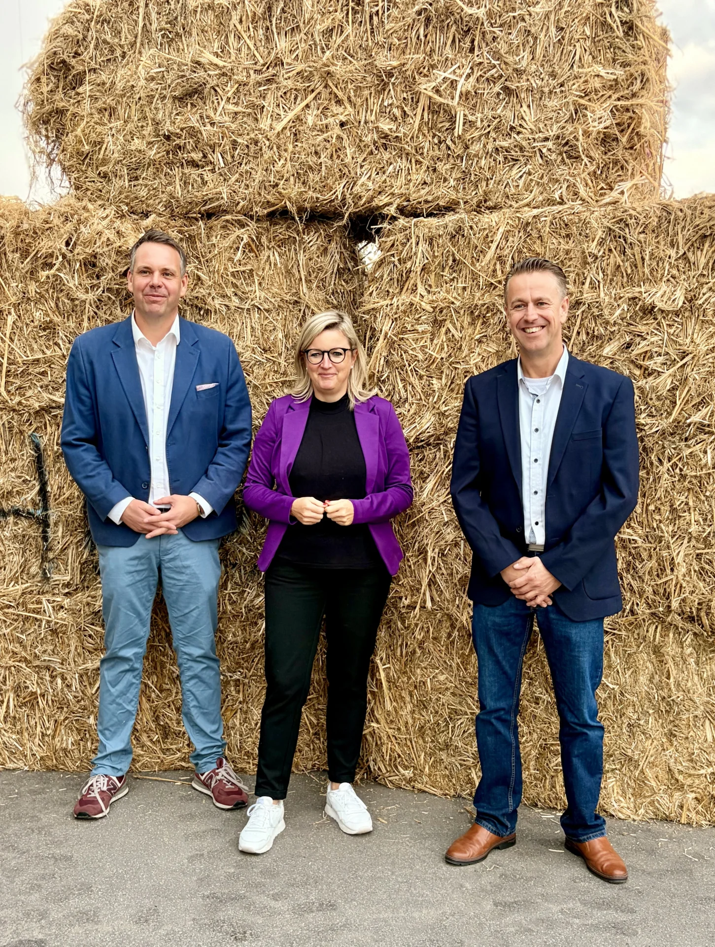 Bild: Amtsdirektor Thomas Kresse, Wirtschaftsministerin Martina Klement und Robin Richter von der EGT Temnitzpark