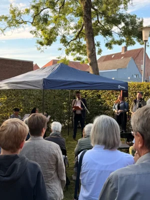 Foto des Albums: Verlegung der Stolpersteine in Esens