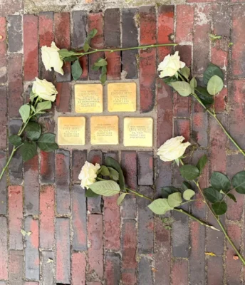 Foto des Albums: Verlegung der Stolpersteine in Esens
