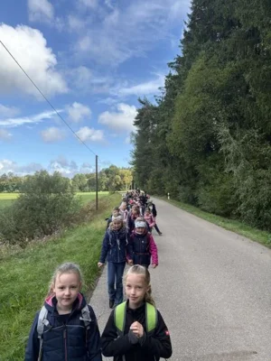 Foto des Albums: Wandertag der 3. und 4. Klasse