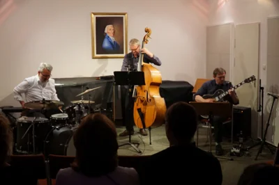 Fotoalbum 20. KUKUNA mit dem Philipp-Straske-Jazztrio