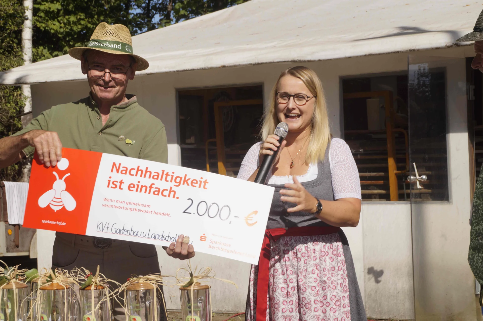 Bild: Spende von der Sparkasse BGL
