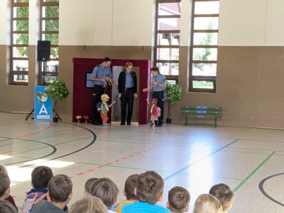 Foto des Albums: Sicherer Schulweg – POLDI zu Besuch!