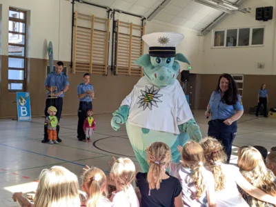 Foto des Albums: Sicherer Schulweg – POLDI zu Besuch!
