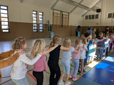 Foto des Albums: Sicherer Schulweg – POLDI zu Besuch!