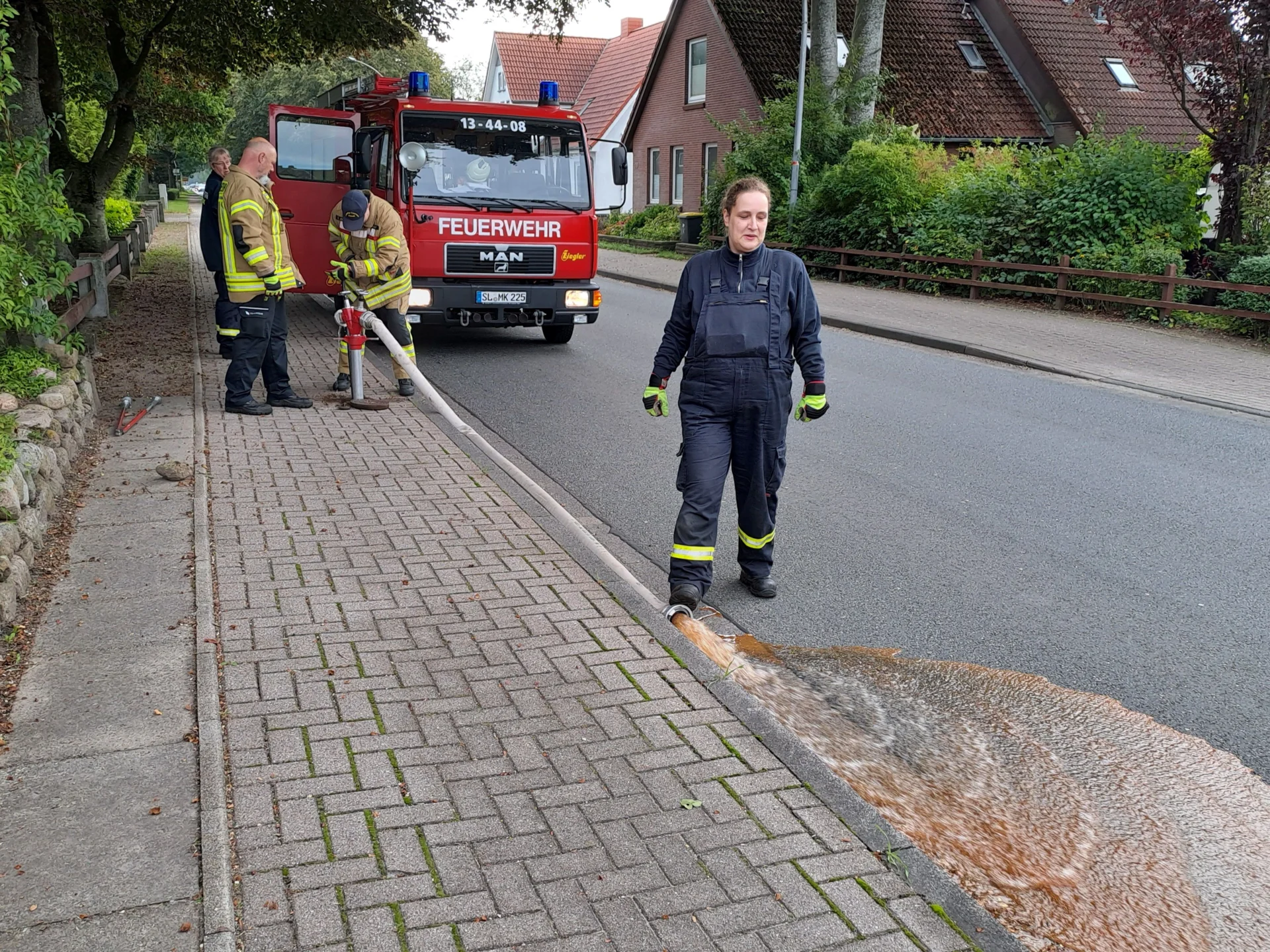Bild: 7 Zuerst kommt braunes Wasser