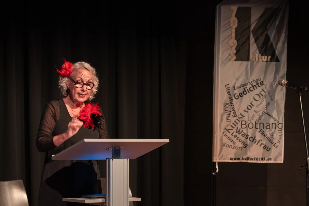 Bild: 3 Botnanger Krimiabend Helga Becker
