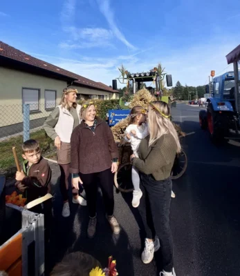Foto des Albums: Erntedankumzug 🍁🌾☀️
