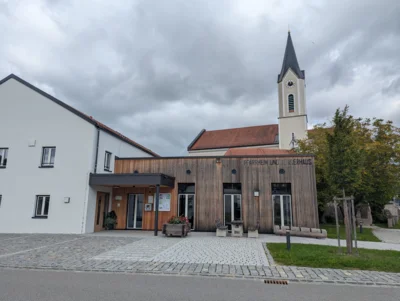 Die Gemeinde l&auml;dt am 25. Oktober ins B&uuml;rgerhaus Prackenbach zum Herbstfr&uuml;hst&uuml;ck mit gro&szlig;em Buffet und musikalischer Unterhaltung ein.  (Bild vergr&ouml;&szlig;ern)