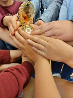 Vorschaubild: Übergabe Lesesommer-Pokal für die lesestärkste Klasse
