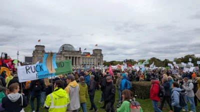 Demo in Berlin  (Bild vergr&ouml;&szlig;ern)
