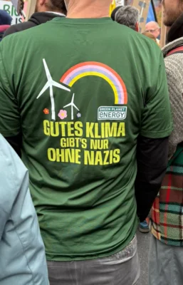 Demo in Berlin  (Bild vergr&ouml;&szlig;ern)