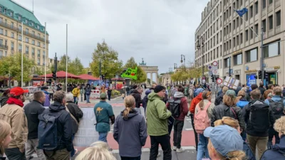 Demo in Berlin  (Bild vergr&ouml;&szlig;ern)