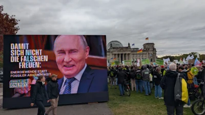 Demo in Berlin  (Bild vergr&ouml;&szlig;ern)