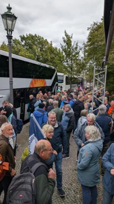 Demo in Berlin  (Bild vergr&ouml;&szlig;ern)