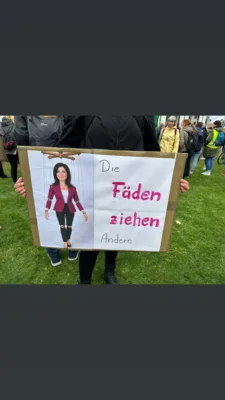 Kreative Plakate  (Bild vergr&ouml;&szlig;ern)