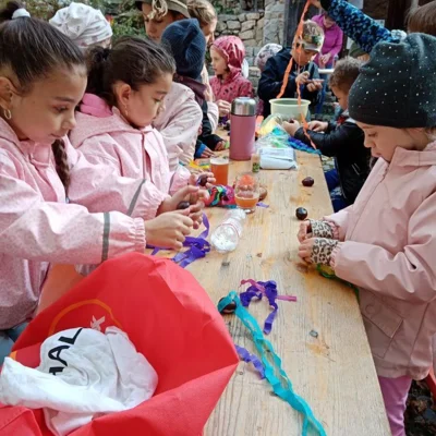 Foto des Albums: Die 1. Klassen pressen Apfelsaft im Obstlehrgarten